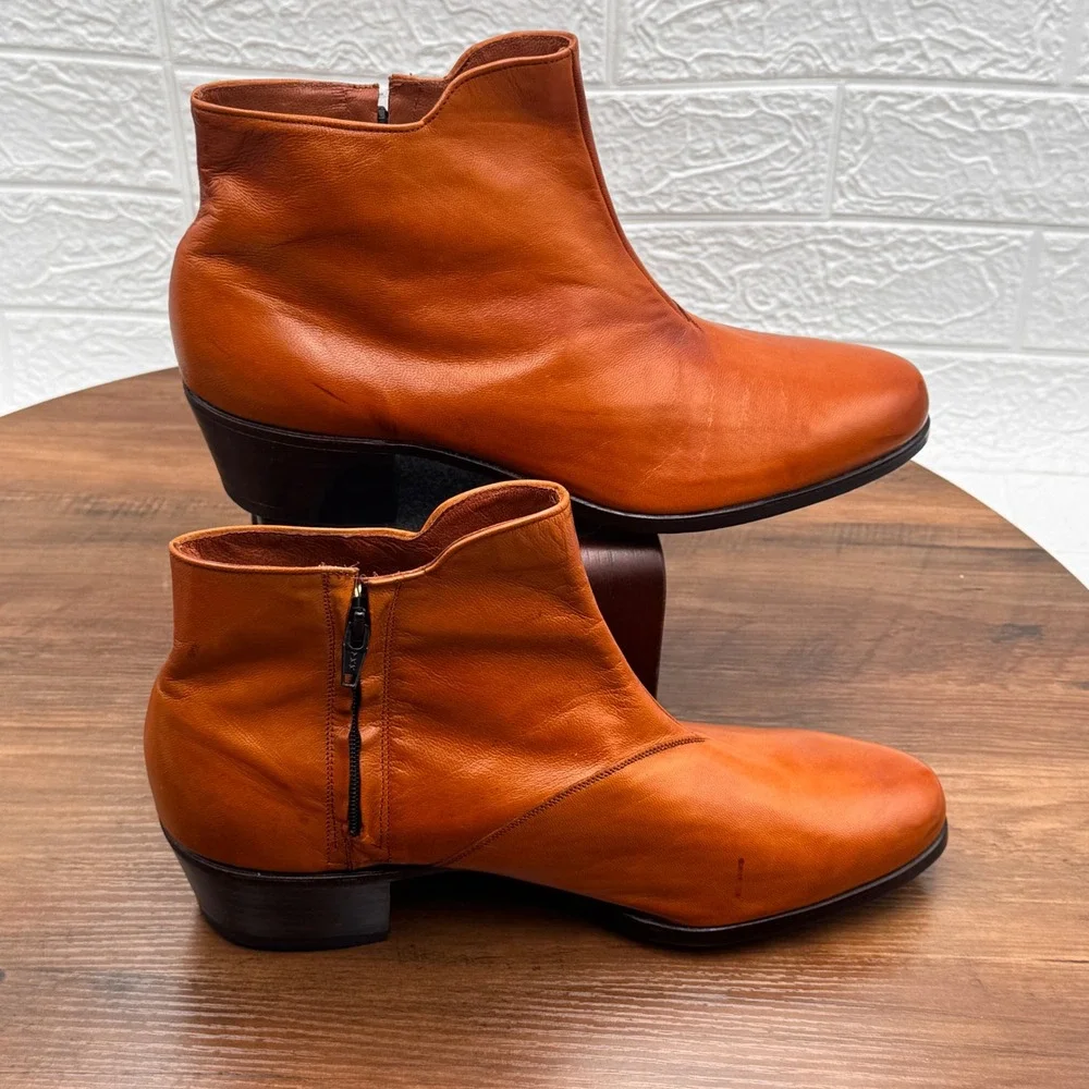 NOS Vintage 70s Florsheim Duke Leather Boots 11 D Gold Tan Side Zip Beatle NIB⁠
